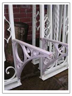 photo of pergola seat support detail