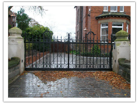 Victorian Sliding Gate